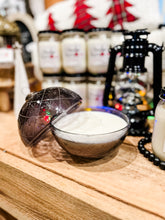 Load image into Gallery viewer, Ornament Candle 3 wick
